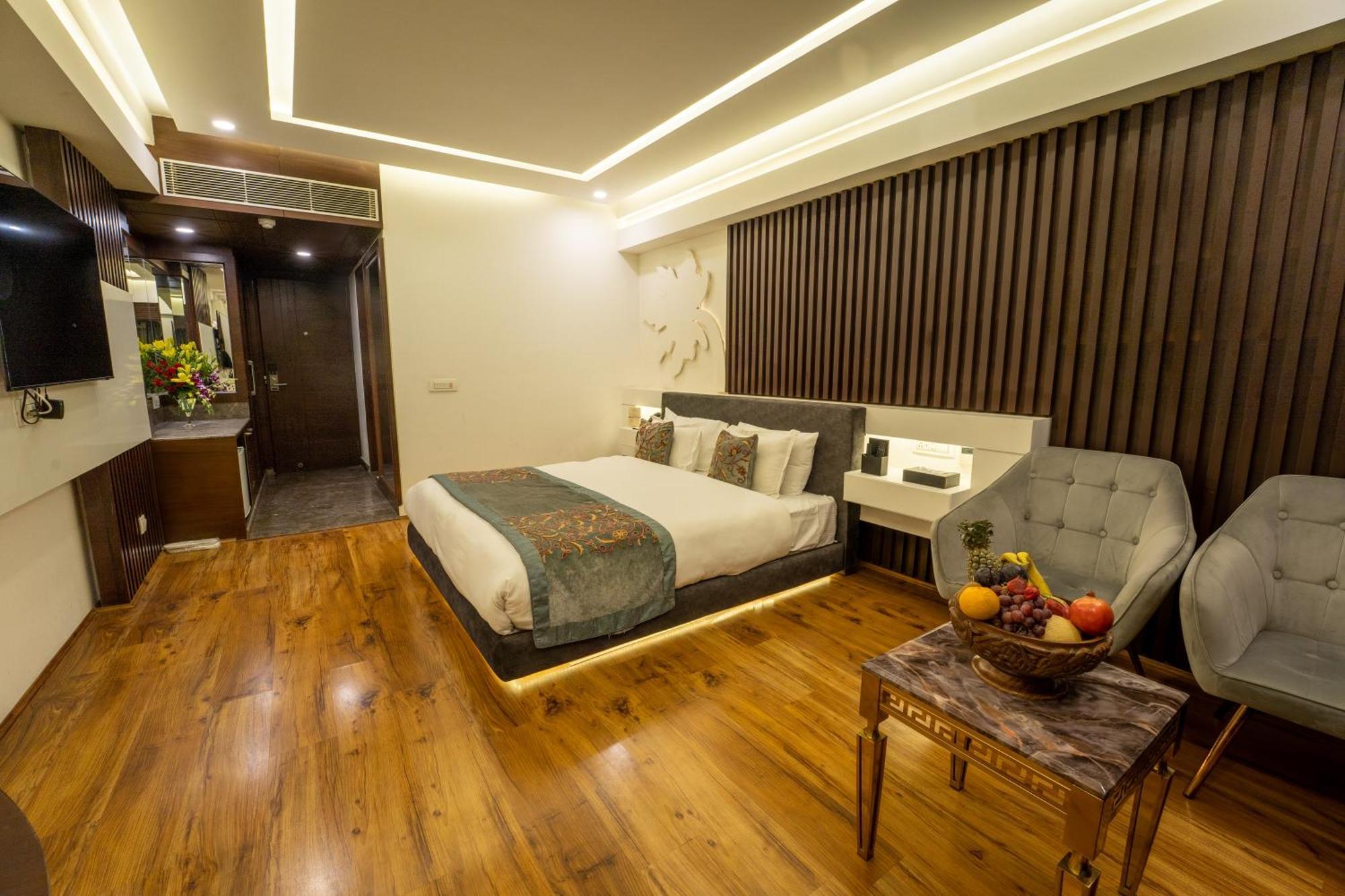 Hotel Snowland, Srinagar Buitenkant foto