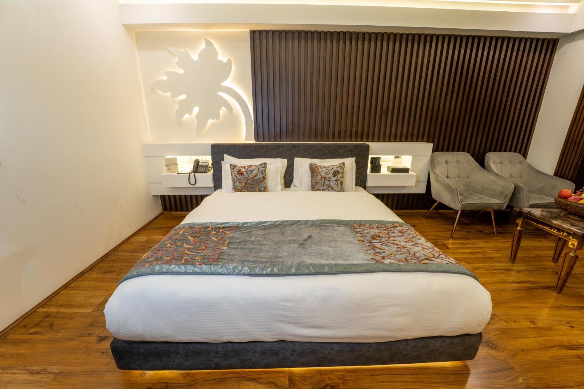 Hotel Snowland, Srinagar Buitenkant foto