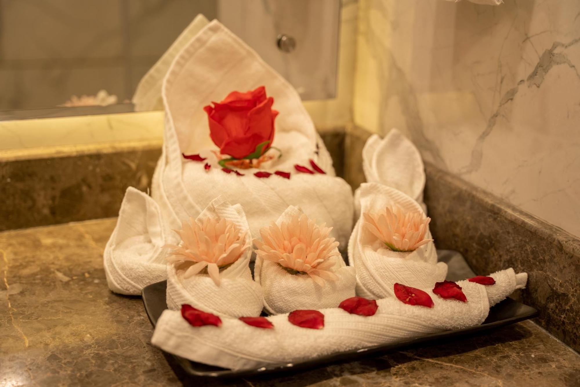 Hotel Snowland, Srinagar Buitenkant foto