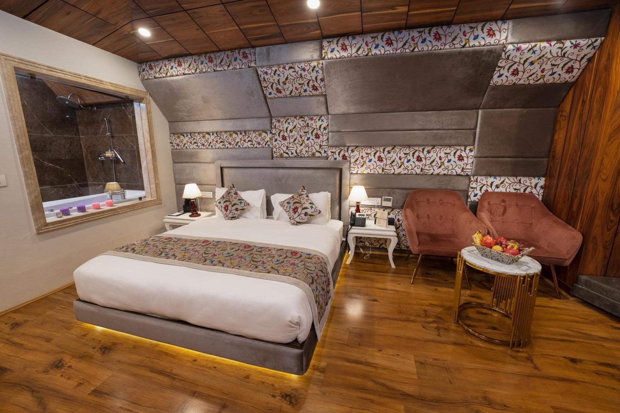 Hotel Snowland, Srinagar Buitenkant foto