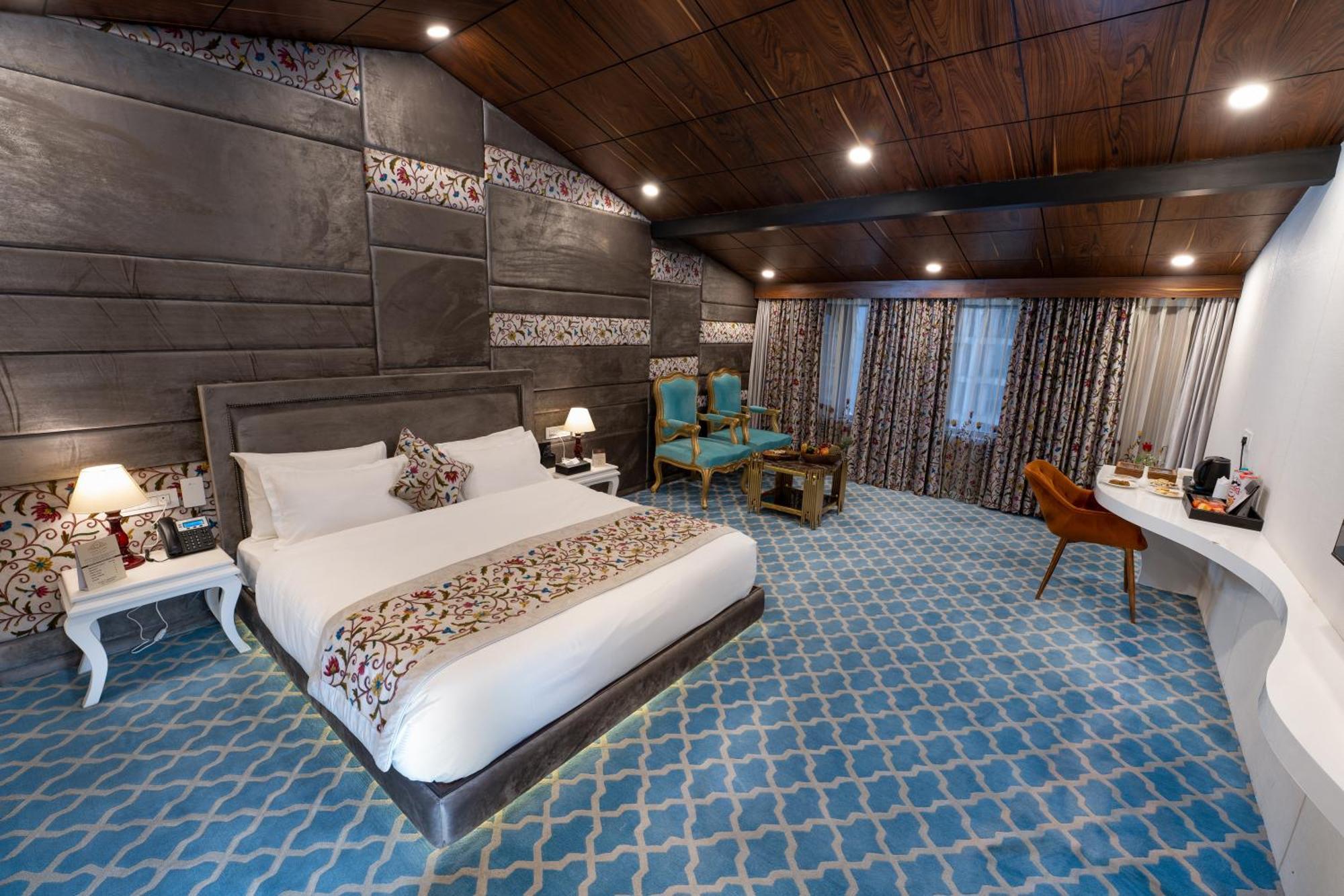 Hotel Snowland, Srinagar Buitenkant foto